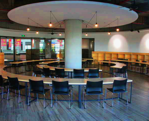 图书馆自由阅览区